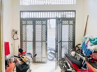 Giáp tân phú - gần chợ gò xoài - hxh 4c đỗ cửa - 68m 4 tầng btct giá 5tỷ2 tl 2