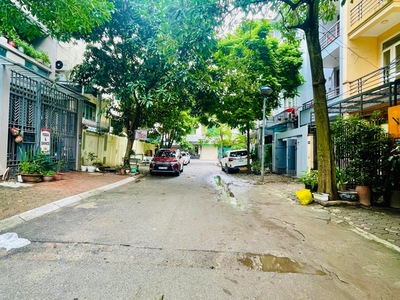 Chủ nhà rất cần bán chỉ 1 căn duy nhất. khu phân lô cán bộ văn  quán . giá nào cũng bán chỉ cần 0