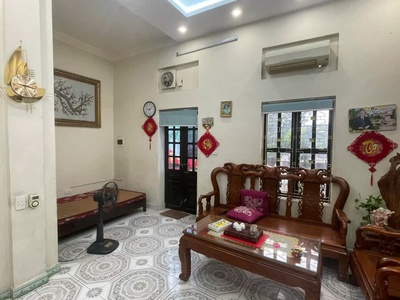 Bán nhà mặt đường  nguyễn văn linh, 56m2, 3 tầng, mặt tiền 5m, 9 tỷ.vỉa hè rộng,kinh doanh ngày đêm. 2