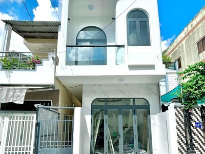 057bán nhà lầu mới. hẻm 72b nguyễn thị minh khai trục chính hẻm 2 ô tô qua mặt tân an ninh kiều 1