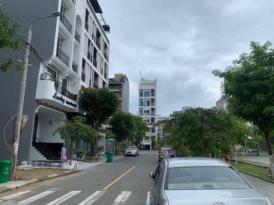 Bán lô đất MT khuê mỹ đông 14 đối diện công viên vị trí đẹp gầ biển mỹ khê đà nẵng 1