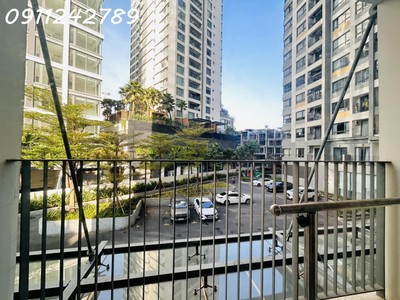 Quá rẻ 2tỷ3 hàng hiếm - officetel - masteri an phú - sổ sẵn, hđ thuê 8,5tr - trung tâm q2 - qua 4