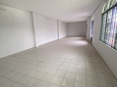 Cho thuê nhà nguyên căn 2 tần mặt tiền phạm văn thuận, tam hiệp , đông nai giá thuê 10tr 4