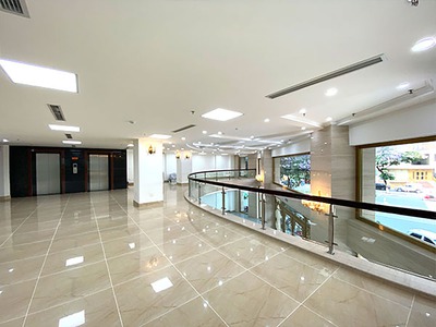 Cho Thuê Tòa Văn Phòng VIP 11 Tầng MP Trần Thái Tông.DT 315m2. Lô Góc. Giá 700tr/th 6
