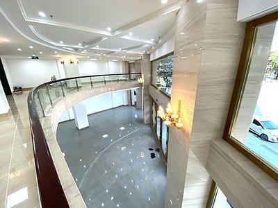 Cho Thuê Tòa Văn Phòng VIP 11 Tầng MP Trần Thái Tông.DT 315m2. Lô Góc. Giá 700tr/th 7