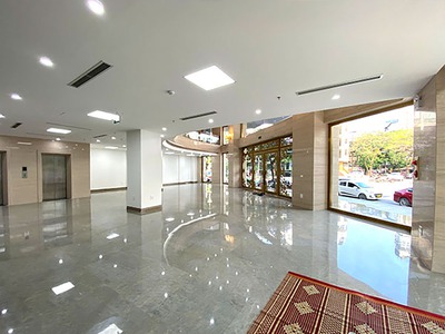 Cho Thuê Tòa Văn Phòng VIP 11 Tầng MP Trần Thái Tông.DT 315m2. Lô Góc. Giá 700tr/th 3