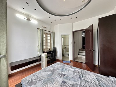 Siêu phẩm chợ bến thành phường phạm ngũ lão . 4