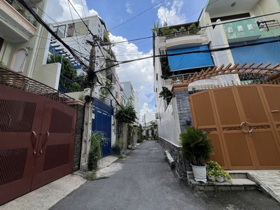 Chủ cần tiền bán gấp nhà 3 tầng, bình thạnh, hẻm 5m, gần lê quang định, 5x18,5, nhỉnh 10 tỷ 1