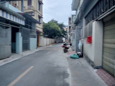 Cc cần bán 50m quảng bị đường ô tô đỗ cửa giá 1x tỉ 1