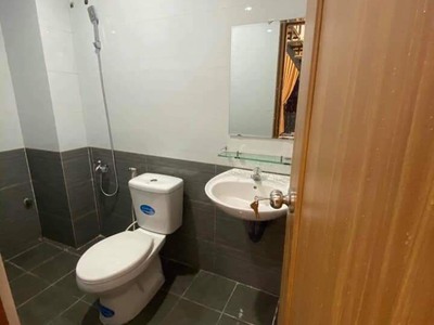 Chính chủ bán nhà mới xây nội thất mới sát đường trần cao vân 4