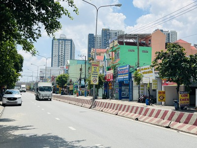 Chính Chủ Ngộp Bank Cần Bán Nhà Mặt Tiền Kinh Doanh Đường DT 743, Sát Vincom Dĩ An 2