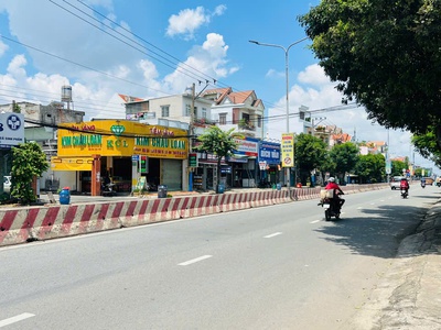 Chính Chủ Ngộp Bank Cần Bán Nhà Mặt Tiền Kinh Doanh Đường DT 743, Sát Vincom Dĩ An 8