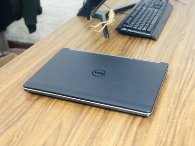 May Trạm Dell Precision 7520 4