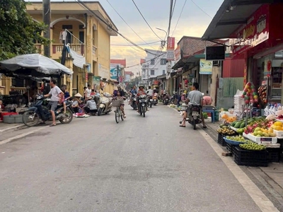 Chính chủ bán nhanh căn nhà 2 tầng tại phường thống nhất tp hòa bình, đường rộng ô tô vào nhà giả 0