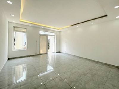 Cho thuê mặt bằng tầng trệt mặt tiền đường số 7 kdc ctyland center hill... 3