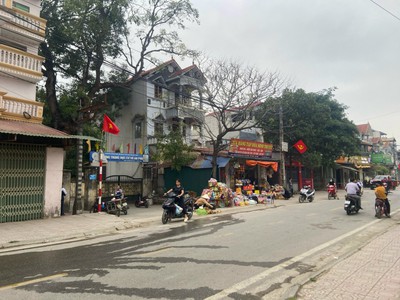 Chính chủ bán nhanh căn nhà 2 tầng tại phường thống nhất tp hòa bình, đường rộng ô tô vào nhà giả 2