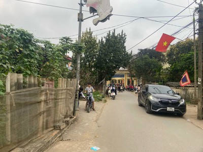 Chính chủ bán nhanh căn nhà 2 tầng tại phường thống nhất tp hòa bình, đường rộng ô tô vào nhà giả 4