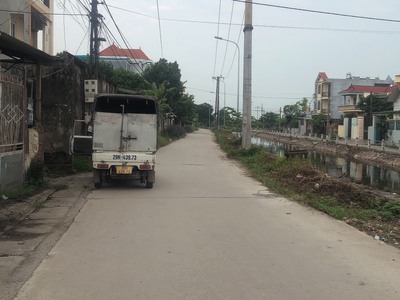 Hàng hot 33m2 phú bến - thụy hương giá chỉ 1.x nhỏ tỉ -mặt tiền 5.2 hậu 5.6 m ngõ thông lô góc oto 3