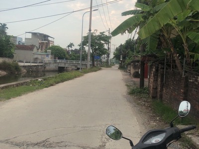 Hàng hot 33m2 phú bến - thụy hương giá chỉ 1.x nhỏ tỉ -mặt tiền 5.2 hậu 5.6 m ngõ thông lô góc oto 4
