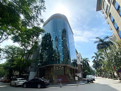 Bán Tòa Văn Phòng VIP 8 Tầng MP Dịch Vọng Hậu. Vị Trí Lô Góc. DT 300m2.Gía 215TY 0