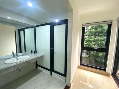 Bán Tòa Văn Phòng 8 Tầng Mặt Phố Vũ Phạm Hàm.Vị Trí Đặc Địa. DT 152m2. Giá 100 TỶ 6