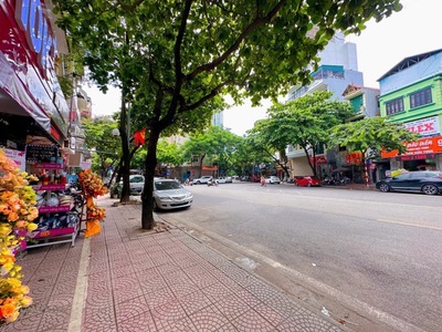 Bán nhà nguyễn văn cừ 84m2, 3 tầng, mặt phố kinh doanh, nở hậu, vỉa hè ô tô đỗ ngày đêm 0