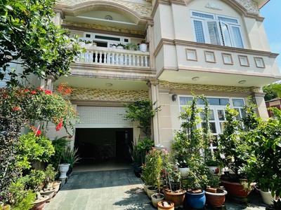 Bán biệt thự 220m2 mặt tiền nguyễn bá học, p tân mai, biên hoà , đồng nai giá tốt 10.5 tỷ 0