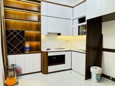 6 tỷ siêu phẩm  bồ đề  long biên ngõ to thoáng ba gác chạy thẳng vào nhà rất gần ô tô tránh và gần 1