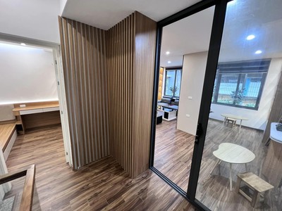 Bán nhà hoàng quốc việt phân lô ôtô vào nhà ngõ thông kinh doanh gần phố nhà đẹp mặt tiền bề thế 4