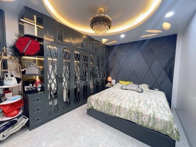 Bán nhà ái mộ 41m2, 5 tầng, cách mặt phố 20m, tặng nội thất, nhà đẹp ở ngay 2