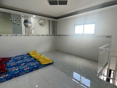 Bán nhà giá rẻ  cho anh chị em có tài chính thấp ngay quốc lộ 50 nằm ngay trung tâm 1