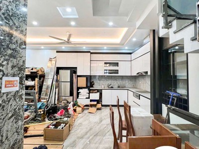 Nhà đẹp ngọc thụy long biên ngõ thông oto rộng 100m 5 tầng thang máy mặt tiền: 5.2m 15 tỷ 1