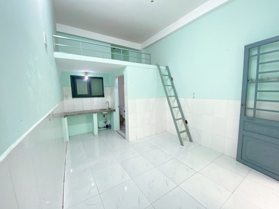 Rẻ Bình Thạnh - Cho thuê phòng gần đại học Văn Lang, có gác rộng, cửa sổ, máy lạnh, bếp 4