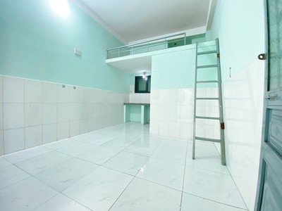 Rẻ Bình Thạnh - Cho thuê phòng gần đại học Văn Lang, có gác rộng, cửa sổ, máy lạnh, bếp 2
