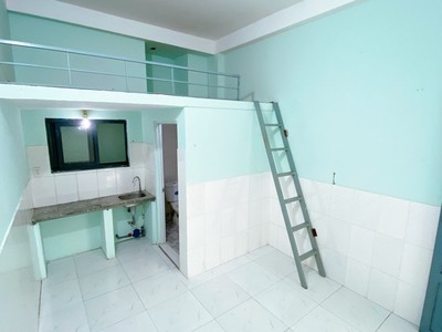 Rẻ Bình Thạnh - Cho thuê phòng gần đại học Văn Lang, có gác rộng, cửa sổ, máy lạnh, bếp 0