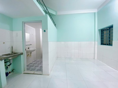Rẻ Bình Thạnh - Cho thuê phòng gần đại học Văn Lang, có gác rộng, cửa sổ, máy lạnh, bếp 1