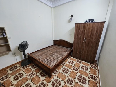 Cho ở nhóm sinh viên 7 - 8 người nhà đường láng, 40m2, 4 tầng, 4 ngủ, 15 triệu, đủ đồ 4