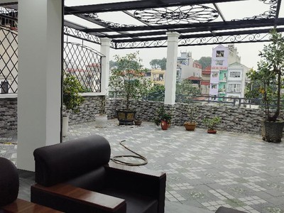 Hot, hot... nhà đẹp , xây mới , mặt đường bờ sông tựu liệt, thiết kế siêu hiện đại, có thang máy, 0