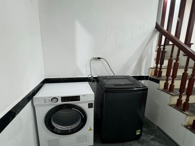 Phòng full nội thất - có tủ lạnh, máy giặt, máy sấy số 136 cầu diễn 2