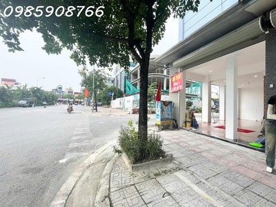 Cho thuê cửa hàng, văn phòng ngã tư phố vũ đức thận, việt hưng, long biên 1