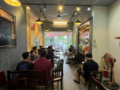 Sang nhượng quán cafe ở nguyễn ngọc nại, khương mai, thanh xuân, hà nội. 2
