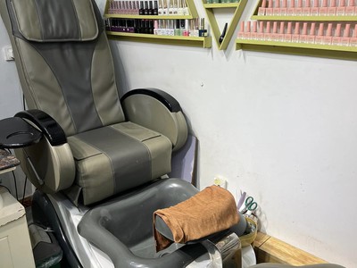 Sang nhượng gấp cửa hàng nail đối diện số 182 phố nguyễn văn tuyết, hà nội 3