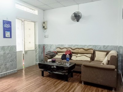Chưa tới 2 tỷ, 2 tầng, hoàng diệu, lô góc 2 mặt kiệt. 0