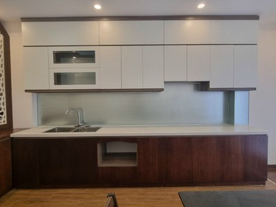 Cầu giấy- kinh doanh- ô tô- phân lô- văn phòng - hai thoáng   10 tỷ 2