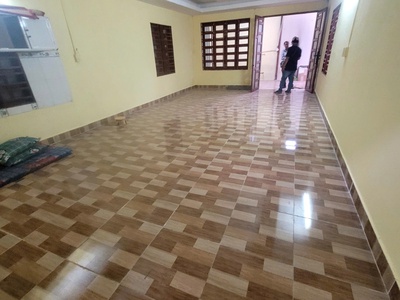 Nhà rộng rãi ngay chợ vườn lài, ở và làm kho thì tuyệt vời 3
