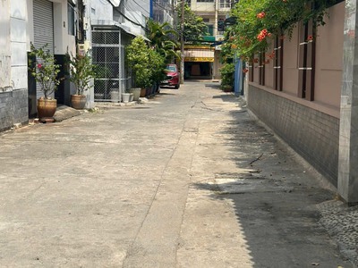 Cho thuê nhà nguyên căn 90m2 đường ô tô p quang vinh , biên hoà giá 6 tr. 4