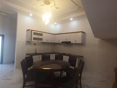 Bán nhà 1 trệt 2 lầu giá 1ty950 ngay chợ uyên hưng tân uyên , bình dương 1