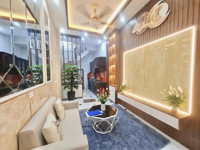 Bán nhà đất ngõ Chợ Khâm Thiên, sổ 22m2 xây dựng 28m2 x 4 tầng, 3 ngủ, trung tâm quận Đống Đa. 0
