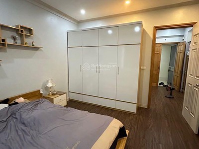 Bán nhà đường lạc long quân, vị trí đẹp, ngõ rộng 1
