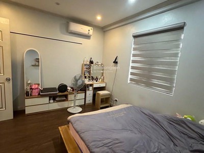 Bán nhà đường lạc long quân, vị trí đẹp, ngõ rộng 2